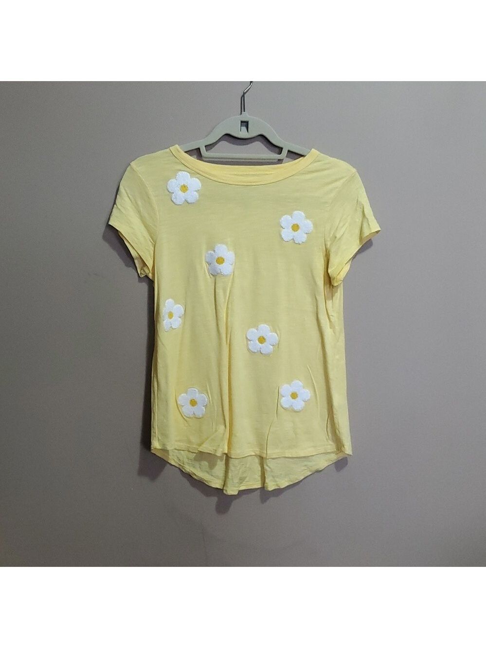 Cupio yellow Daisy tshirt size medium